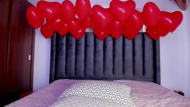 Snapshot of paulina_soto chatting on February 14, 2026, 8:16 pm paulina soto online show from February 14, 2026, 8:16 pm