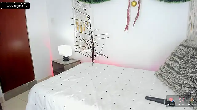 Snapshot of Eyleen_24 chatting on December 3, 2024, 9:23 pm Eyleen 24 online show from December 3, 2024, 9:23 pm