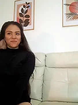 Snapshot of Eyleen_24 chatting on January 27, 2025, 8:17 pm Eyleen 24 online show from January 27, 2025, 8:17 pm