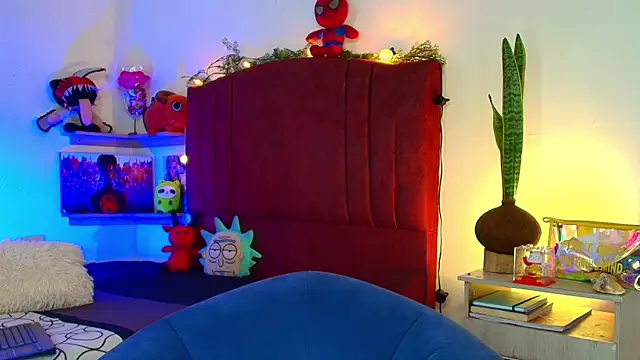 alisson zafiro  online show from March 2, 2026, 5:08 am