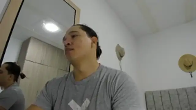 Snapshot of Valerioe chatting on April 17, 2026, 3:15 pm Valerioe online show from April 17, 2026, 3:15 pm