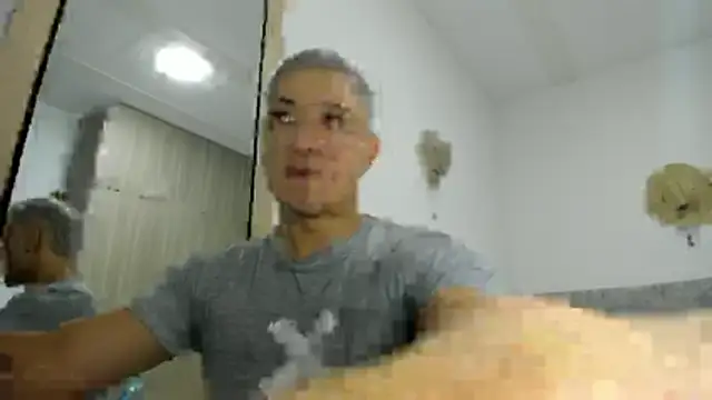 Snapshot of Valerioe chatting on April 20, 2026, 3:37 pm Valerioe online show from April 20, 2026, 3:37 pm