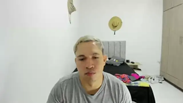 Snapshot of Valerioe chatting on May 12, 2026, 3:09 pm Valerioe online show from May 12, 2026, 3:09 pm