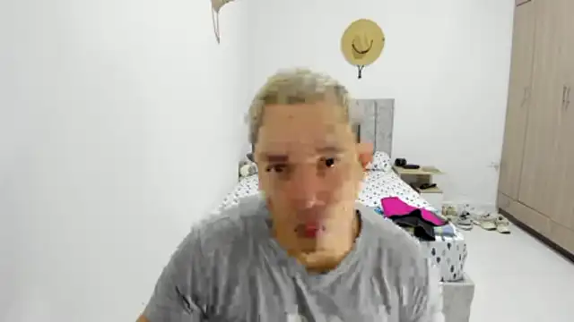 Snapshot of Valerioe chatting on May 16, 2026, 3:44 pm Valerioe online show from May 16, 2026, 3:44 pm