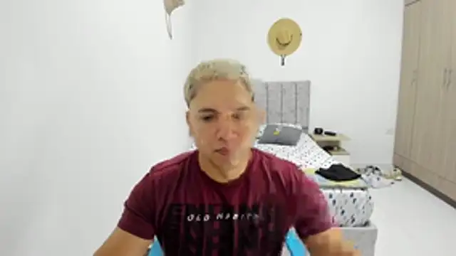 Snapshot of Valerioe chatting on May 25, 2026, 8:31 am Valerioe online show from May 25, 2026, 8:31 am