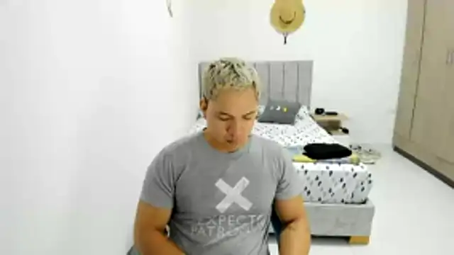 Snapshot of Valerioe chatting on May 26, 2026, 8:32 am Valerioe online show from May 26, 2026, 8:32 am