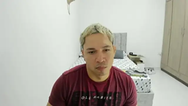 Snapshot of Valerioe chatting on June 1, 2026, 8:27 am Valerioe online show from June 1, 2026, 8:27 am