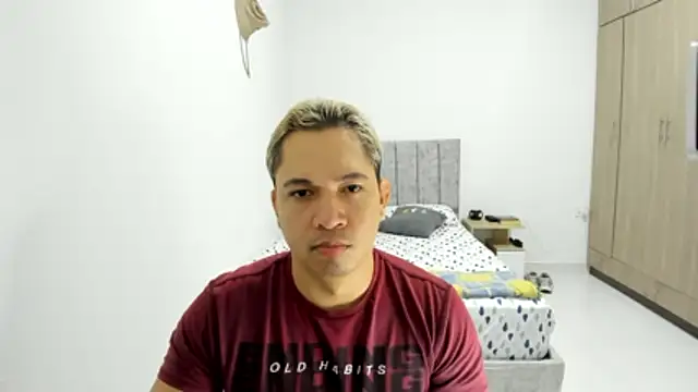 Snapshot of Valerioe chatting on June 5, 2026, 8:42 am Valerioe online show from June 5, 2026, 8:42 am