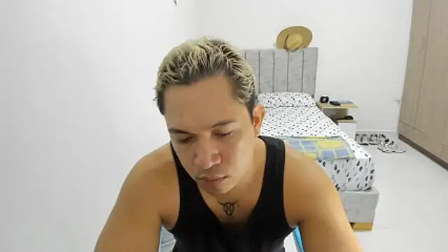 Snapshot of Valerioe chatting on June 14, 2026, 2:41 pm Valerioe online show from June 14, 2026, 2:41 pm