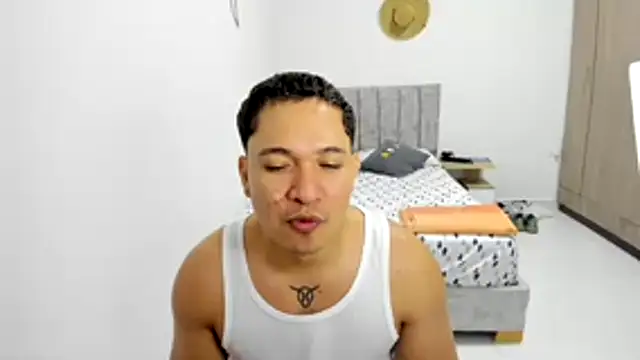 Snapshot of Valerioe chatting on July 14, 2026, 5:07 pm Valerioe online show from July 14, 2026, 5:07 pm