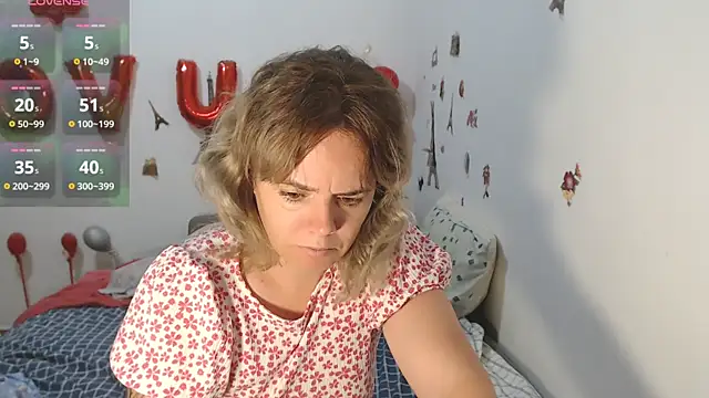 hotmilf4uxxx online show from July 27, 2026, 1:18 pm
