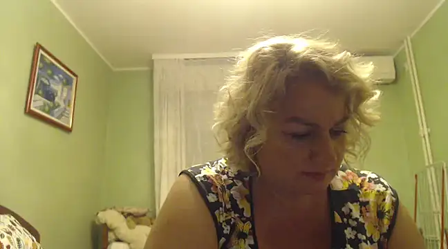 Snapshot of VirginiaNurse chatting on December 29, 2024, 9:20 pm VirginiaNurse online show from December 29, 2024, 9:20 pm