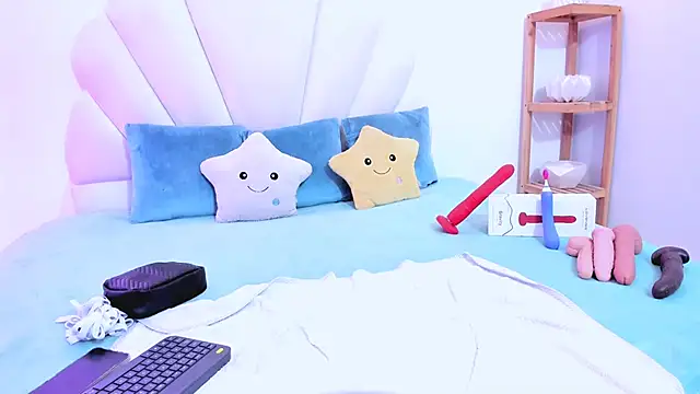 Lizzie Williams  online show from September 19, 2025, 3:08 am