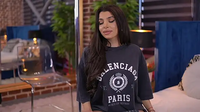 NicoleCellini online show from March 21, 2025, 7:02 pm