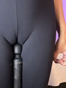 lia huan online show from October 1, 2025, 12:44 pm