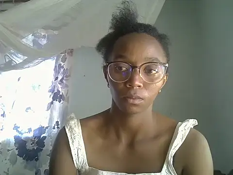 ElianeHot online show from April 8, 2026, 11:21 am