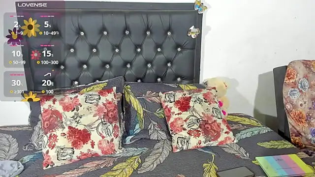 Snapshot of Darlyquenn11 chatting on January 16, 2025, 3:34 am Darlyquenn11 online show from January 16, 2025, 3:34 am