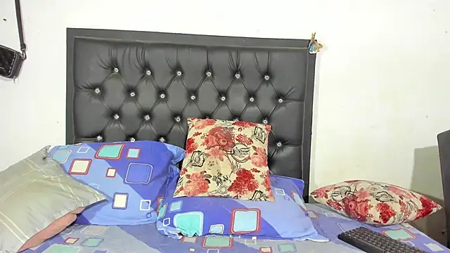 Snapshot of Darlyquenn11 chatting on February 1, 2025, 4:14 am Darlyquenn11 online show from February 1, 2025, 4:14 am