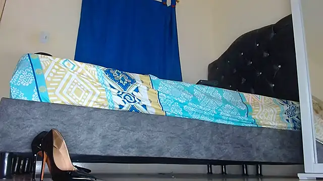 Snapshot of Valenn_rey chatting on February 15, 2025, 2:55 pm Valenn rey online show from February 15, 2025, 2:55 pm