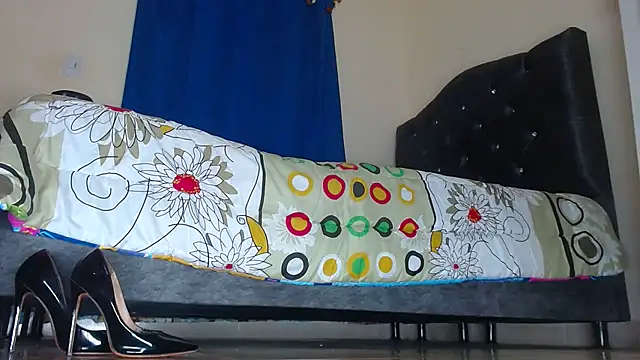 Snapshot of Valenn_rey chatting on March 4, 2025, 11:32 pm Valenn rey online show from March 4, 2025, 11:32 pm