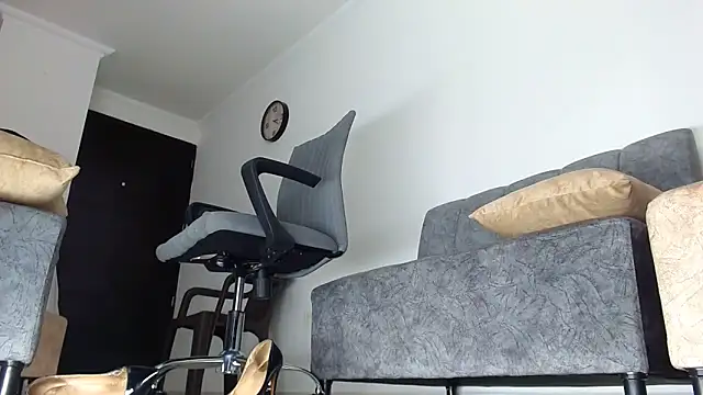 Snapshot of Valenn_rey chatting on November 19, 2025, 8:20 pm Valenn rey online show from November 19, 2025, 8:20 pm