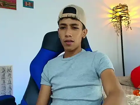 Snapshot of Ostin18hot chatting on November 30, 2025, 1:53 am Ostin18hot online show from November 30, 2025, 1:53 am