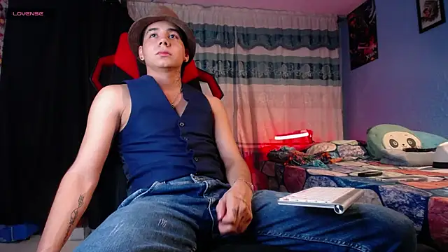 Snapshot of mexican_cum chatting on May 7, 2026, 1:44 am mexican cum online show from May 7, 2026, 1:44 am