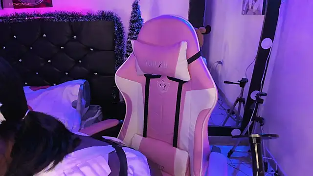 kary bunny3 online show from January 10, 2025, 6:09 am