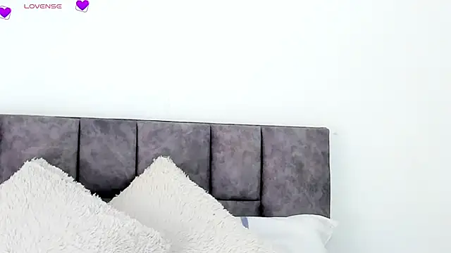 VeronicaTonu online show from February 13, 2025, 5:54 pm