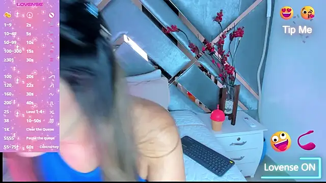 LiaaGenner online show from January 19, 2025, 7:15 pm