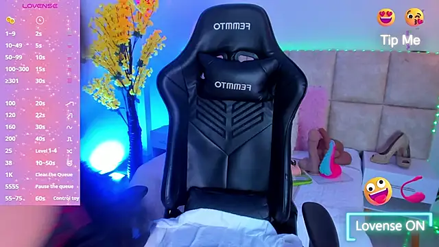 LiaaGenner online show from March 2, 2025, 5:36 pm