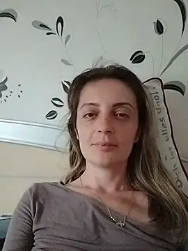 SophyGirl online show from May 20, 2026, 1:28 pm