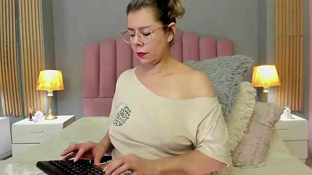 RamonaSimons online show from February 23, 2025, 6:01 pm