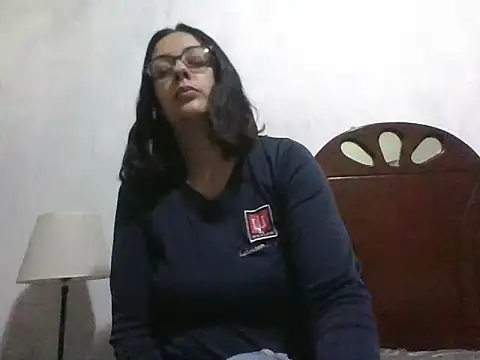 Samanthat33 online show from December 12, 2024, 5:10 am