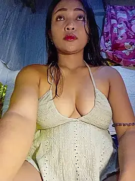prettybella4u online show from June 18, 2026, 1:37 pm