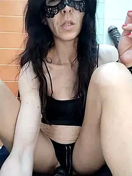 Snapshot of EmySkinny85 chatting on March 7, 2025, 7:52 am EmySkinny85 online show from March 7, 2025, 7:52 am