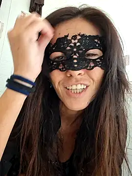 Snapshot of EmySkinny85 chatting on November 18, 2025, 3:16 pm EmySkinny85 online show from November 18, 2025, 3:16 pm