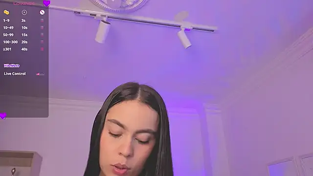 Aleejaa   online show from April 15, 2026, 11:39 am