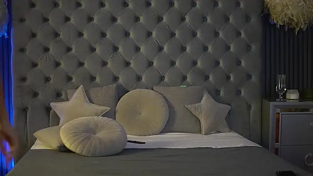 AmelyNoir online show from September 23, 2025, 6:55 pm