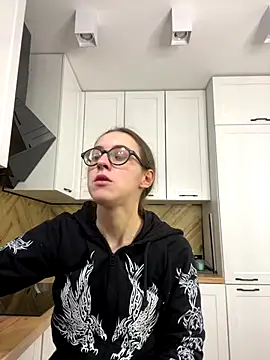 MartiniiSelenna online show from October 15, 2025, 5:40 am