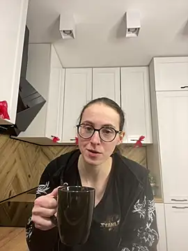 MartiniiSelenna online show from February 5, 2026, 6:29 am