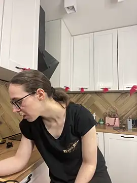 MartiniiSelenna online show from March 25, 2026, 6:41 am