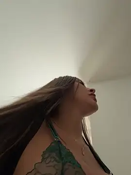 Snapshot of Rose-euphoria chatting on February 21, 2026, 9:05 pm Rose-euphoria online show from February 21, 2026, 9:05 pm