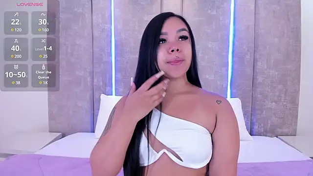 Snapshot of MarianaGarciaa__ chatting on February 19, 2025, 11:17 am MarianaGarciaa online show from February 19, 2025, 11:17 am