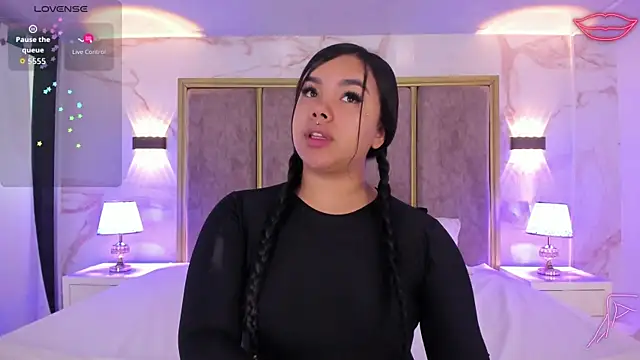 Snapshot of MarianaGarciaa__ chatting on September 26, 2025, 7:18 pm MarianaGarciaa online show from September 26, 2025, 7:18 pm