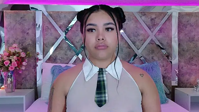 Snapshot of MarianaGarciaa__ chatting on October 23, 2025, 7:34 pm MarianaGarciaa online show from October 23, 2025, 7:34 pm