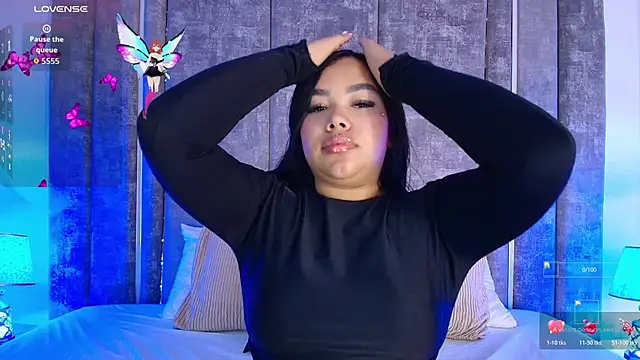 Snapshot of MarianaGarciaa__ chatting on November 24, 2025, 6:40 pm MarianaGarciaa online show from November 24, 2025, 6:40 pm