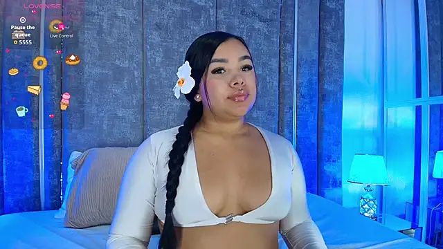 Snapshot of MarianaGarciaa__ chatting on November 25, 2025, 7:47 pm MarianaGarciaa online show from November 25, 2025, 7:47 pm