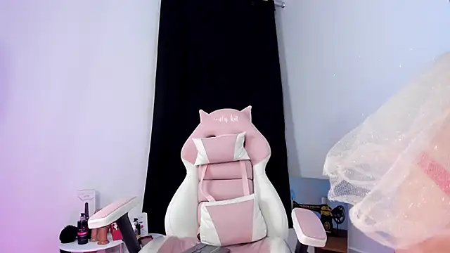 lovely kitt online show from February 8, 2025, 12:38 am