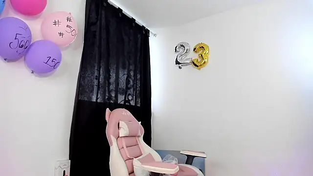 lovely kitt online show from February 10, 2025, 8:53 pm